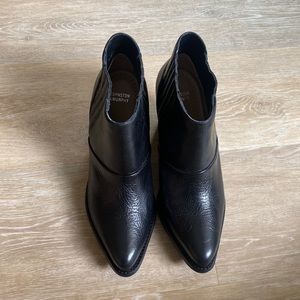 NWOT Johnston & Murphy Leather booties 7 1/2 Black